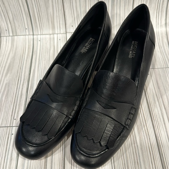 Michael Michael Kors black leather penny loafers with small block heel sz 8.5 - Picture 3 of 10